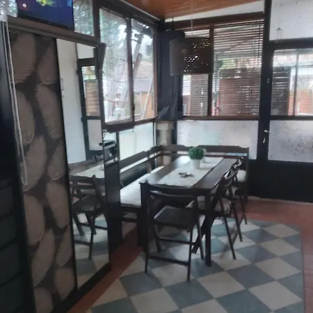 Newmidi Terrace, Wifi Pensión 3*