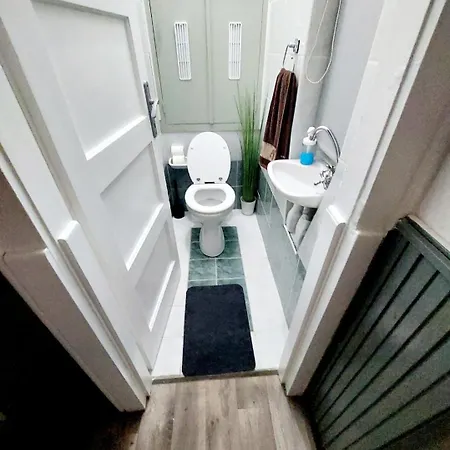 Newmidi Terrace, Wifi Pensión