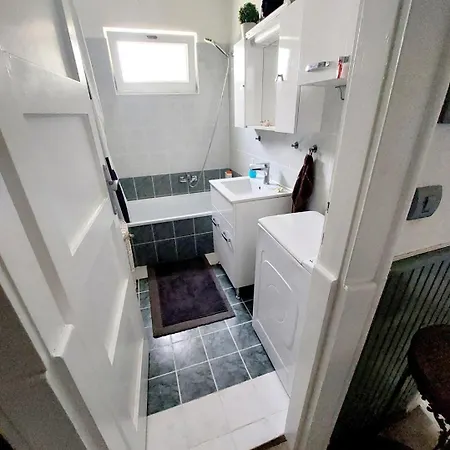 Newmidi Terrace, Wifi Pensión Siófok