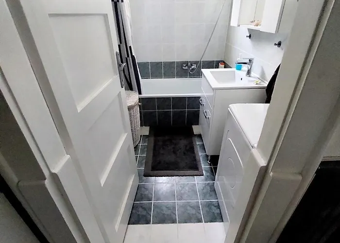 Newmidi Terrace, Wifi Gasthof 3*